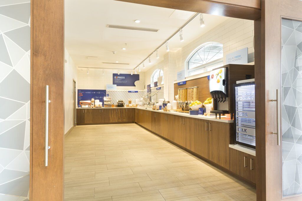Holiday Inn Express & Suites S Lake Buena Vista By Ihg Kissimmee Luaran gambar